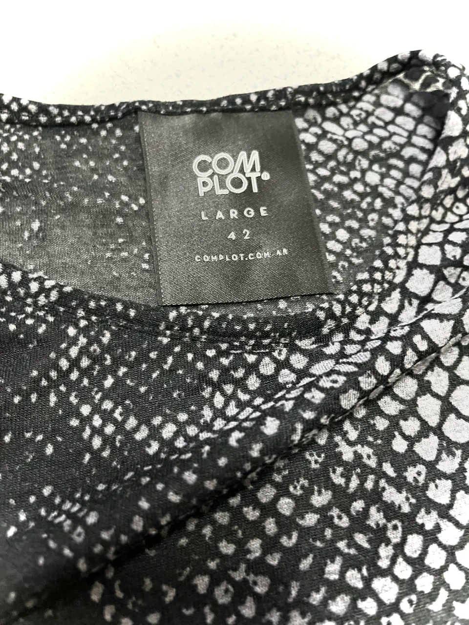 Remera Complot - imagen 2