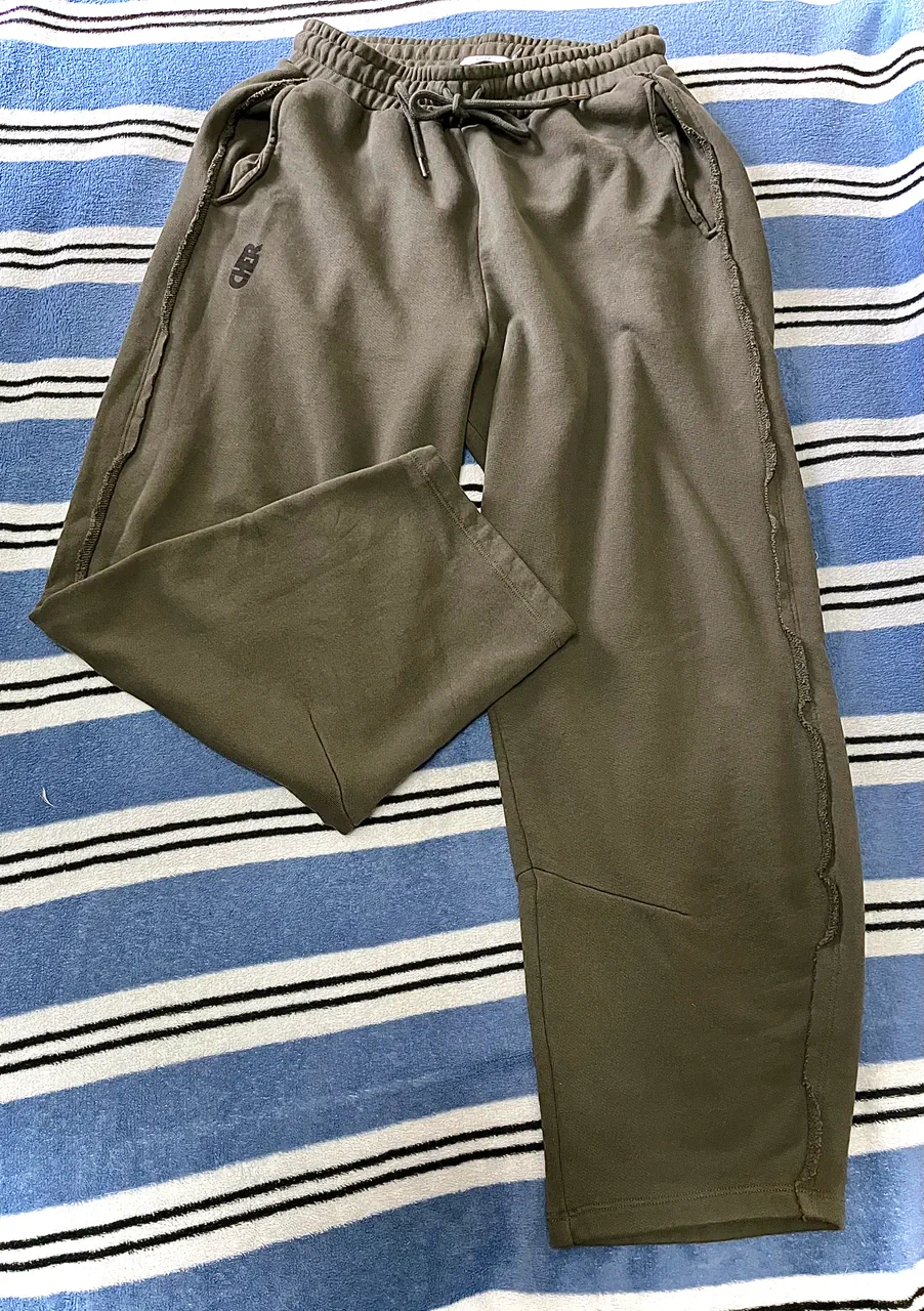 Pantalón CHER. · Talle M