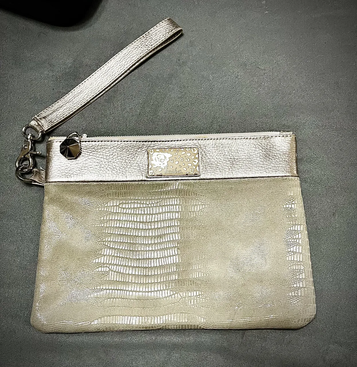 Cartera Besha