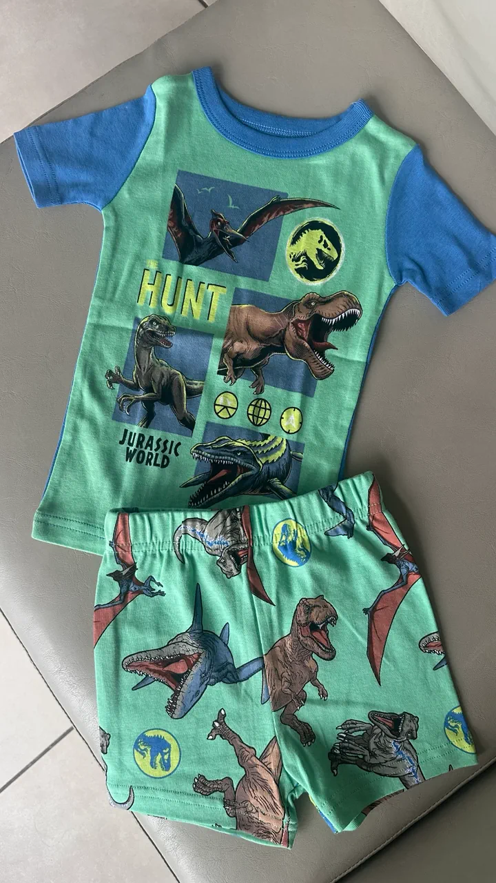 Jurassic world · Talle 3 años / 98 cm