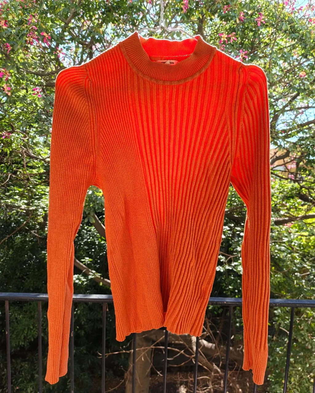 Sweater Etiqueta Negra · Talle S