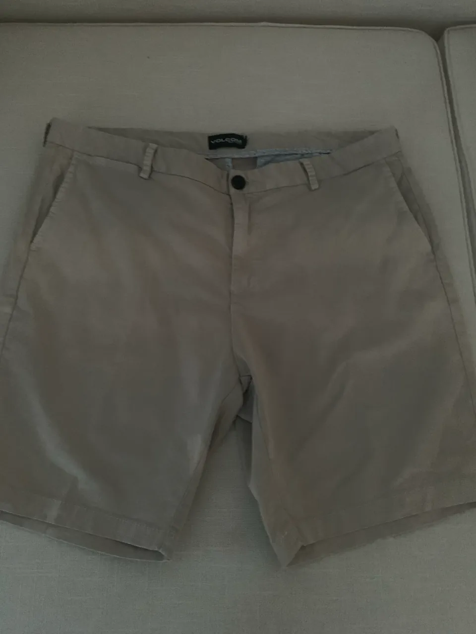 Bermuda Volcom · Talle MEX/ARG 36