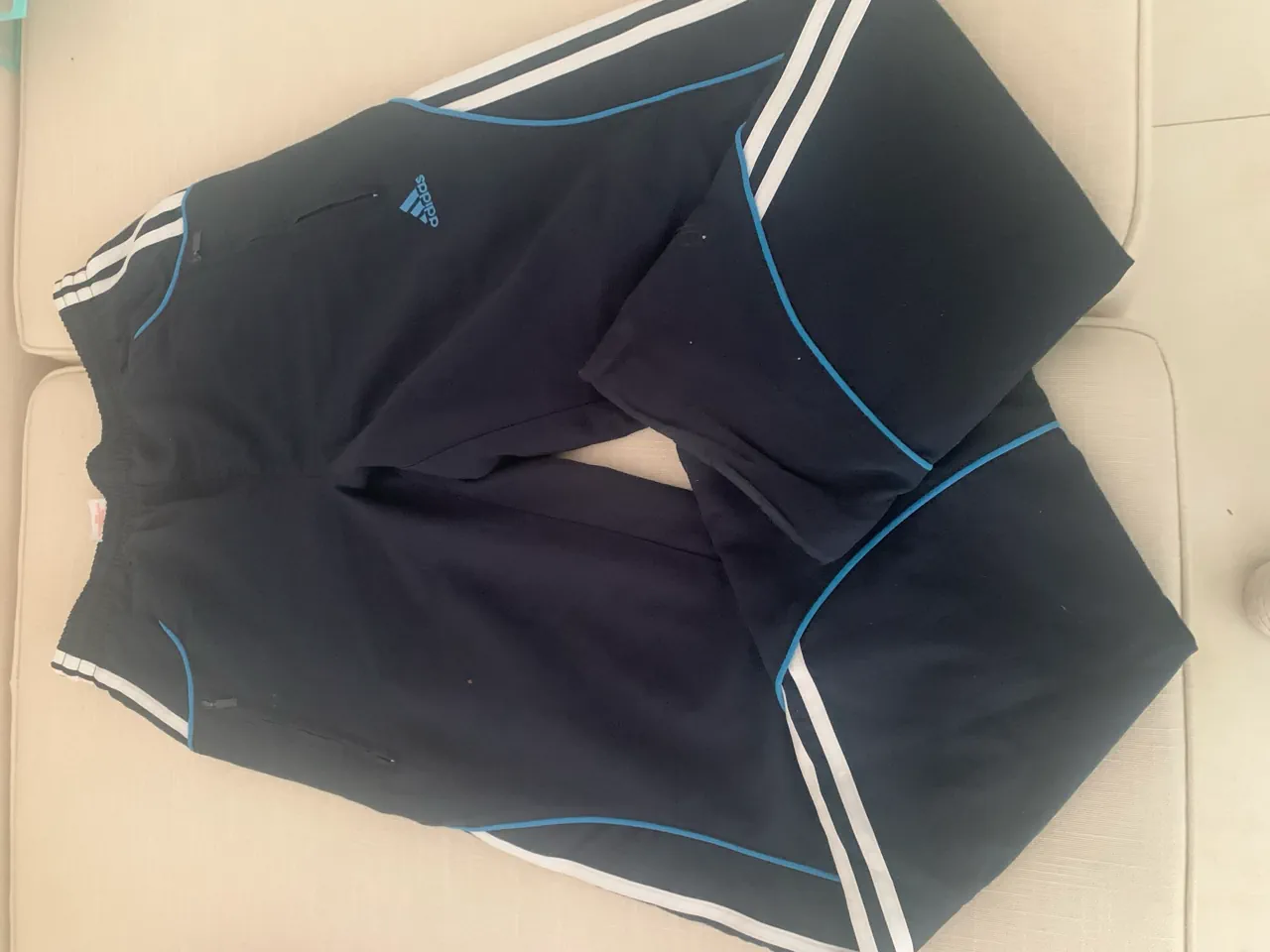 adidas · Talle L