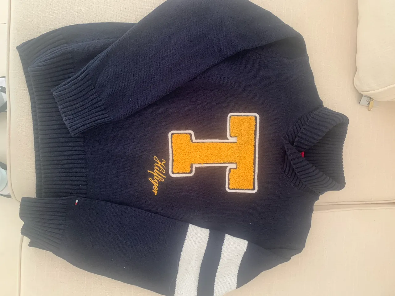 Sweater de cuello alto Tommy Hilfiger · Talle 10 años / 140 cm