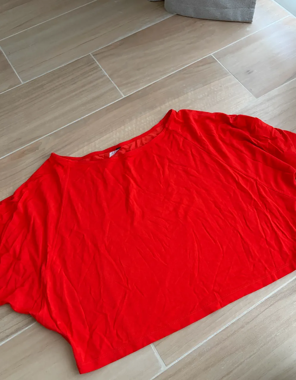 Remera Clara Ibarguren · Talle L