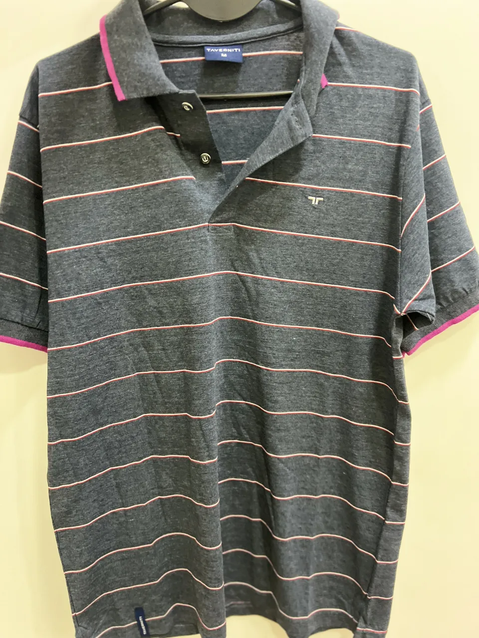 Remera Taverniti · Talle M