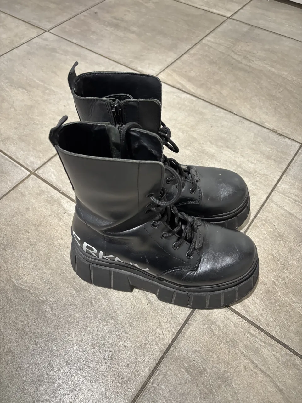 Borcegos Sarkany · Talle AR 37