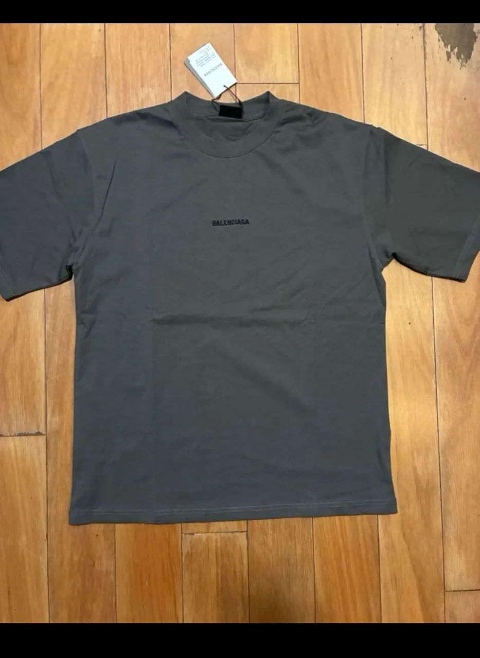 Remera Balenciaga · Talle L