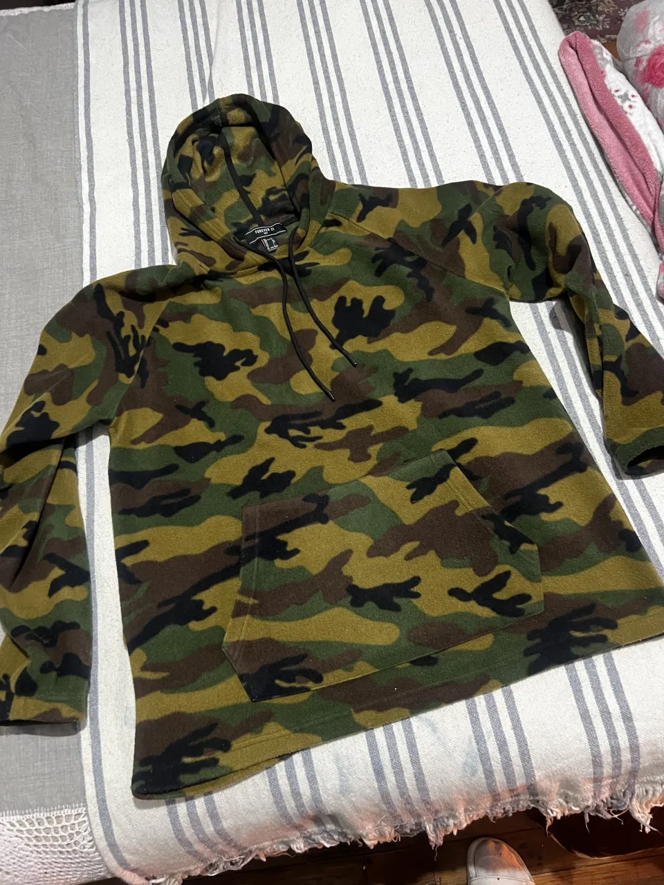 Buzo Forever 21 · Talle L