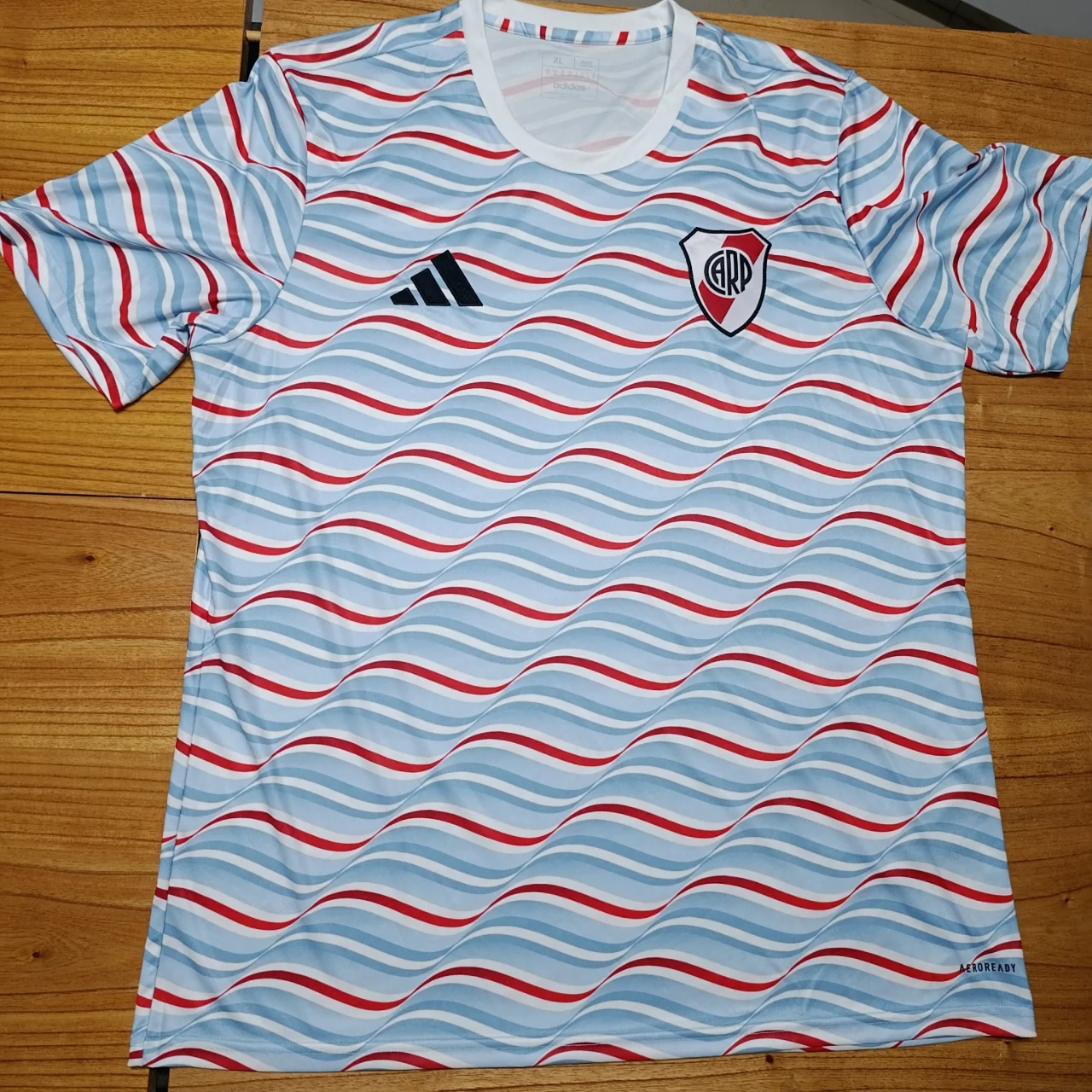 Camiseta adidas - imagen 1