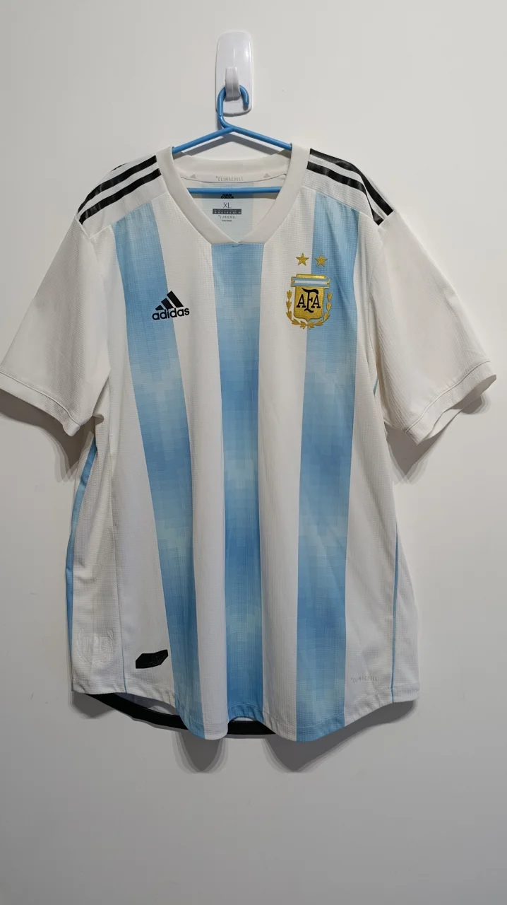 Camiseta adidas - imagen 1