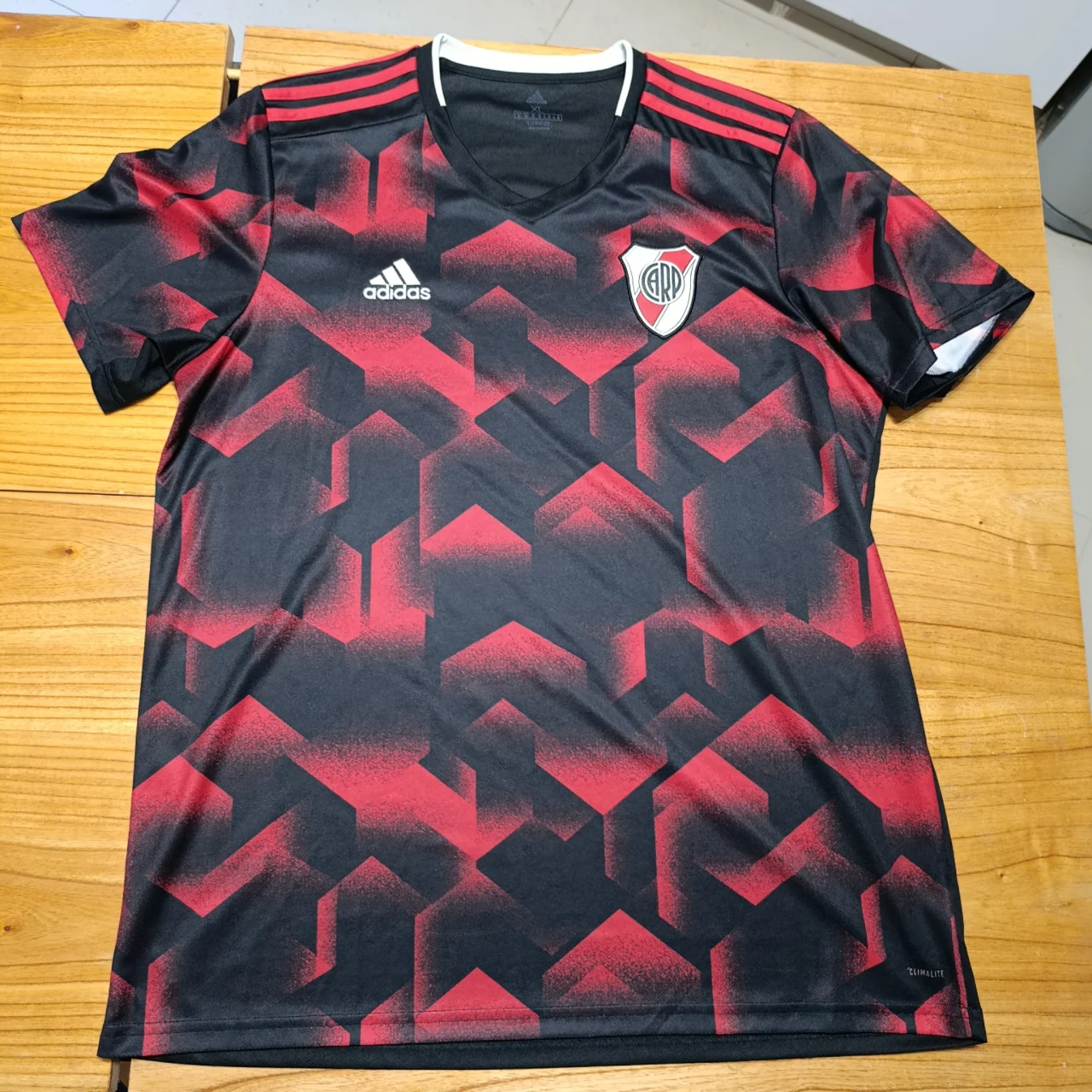 Campera adidas - imagen 1