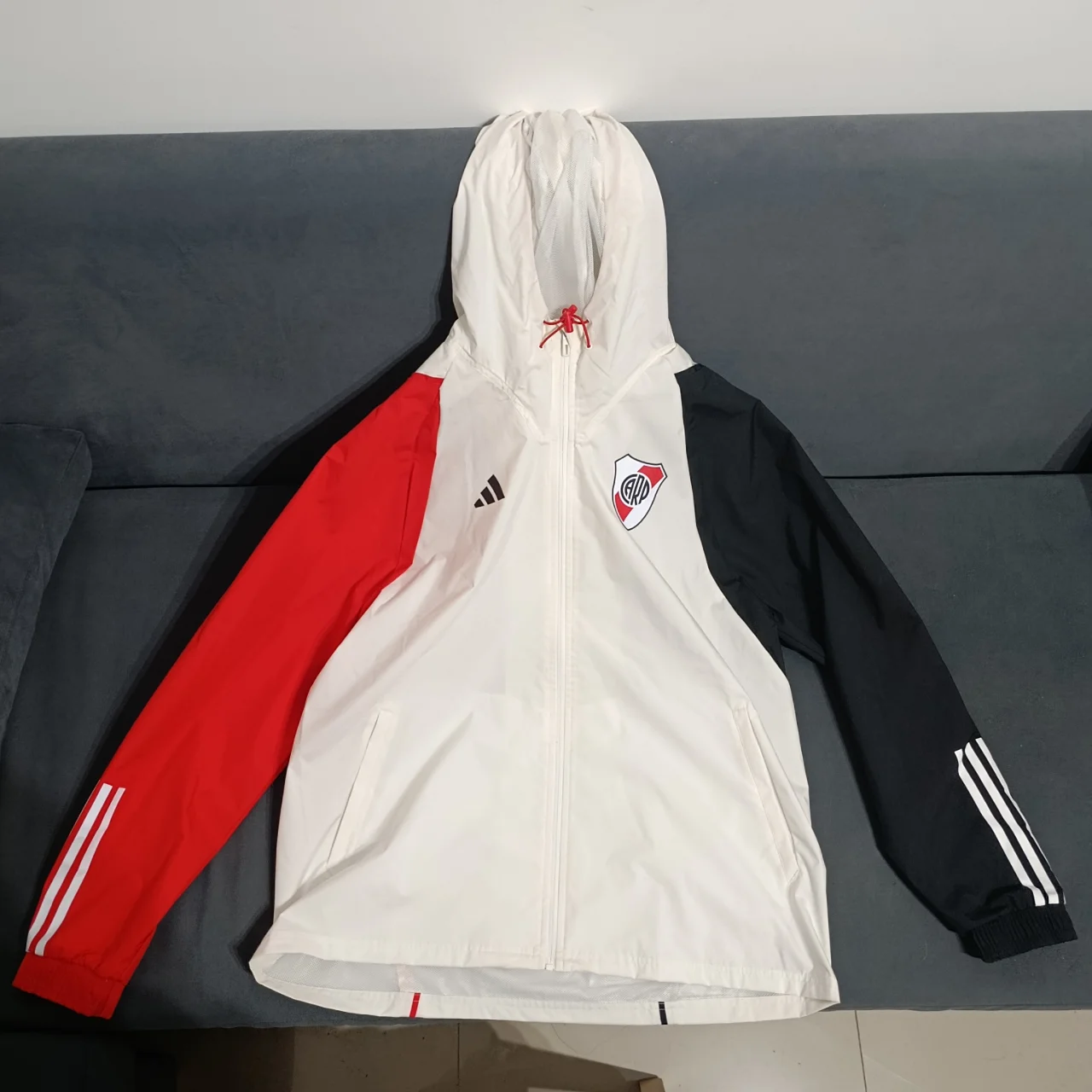 Campera adidas - imagen 1