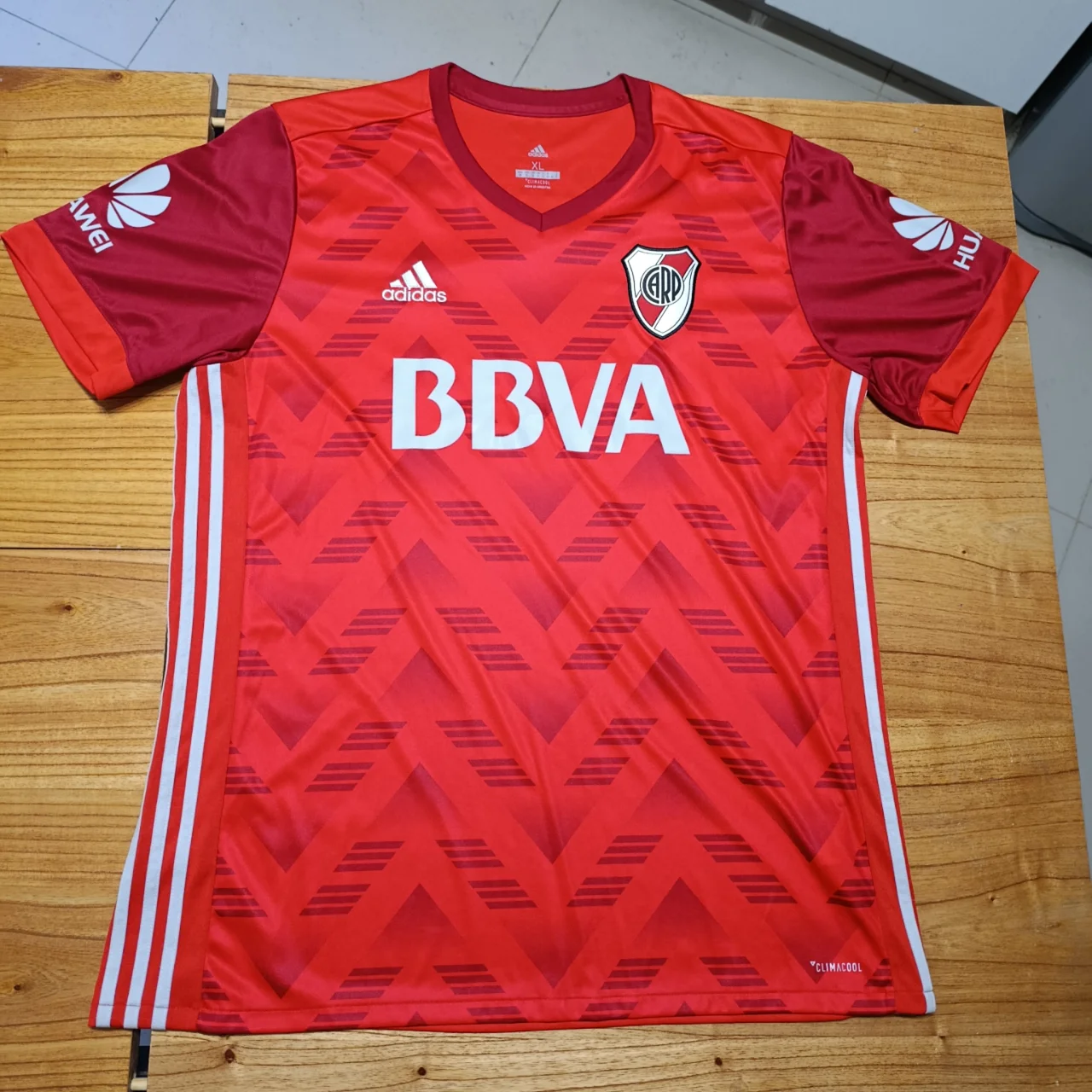 Camiseta adidas - imagen 1