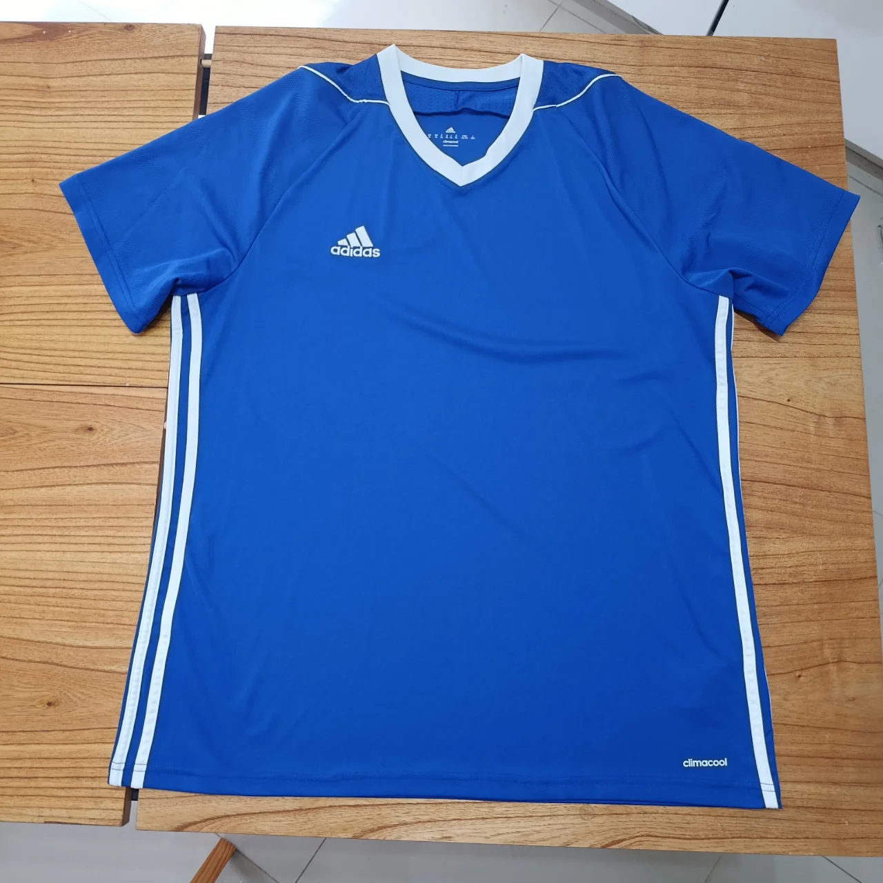 Remera adidas · Talle XL