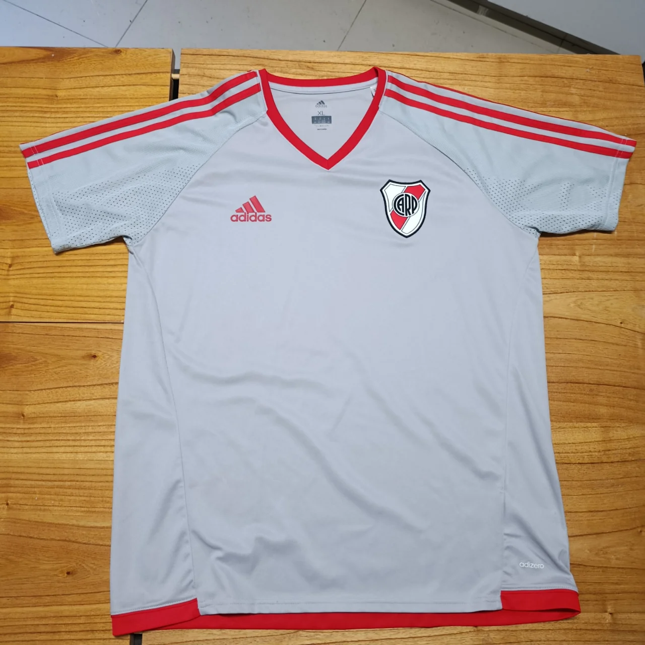 adidas · Talle XL