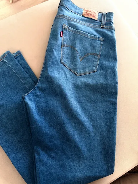 Levi's · Talle EU 44