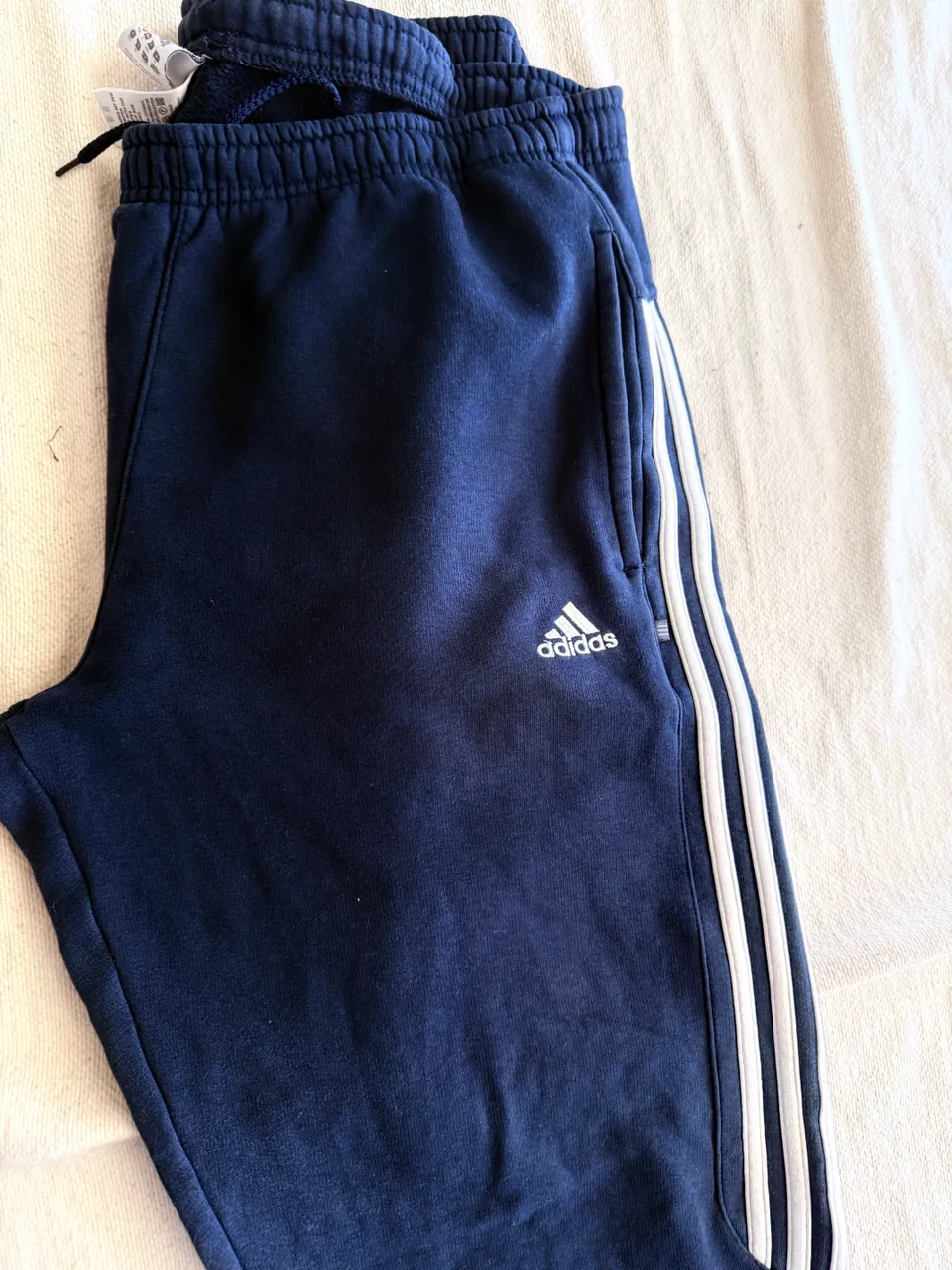 adidas · Talle L