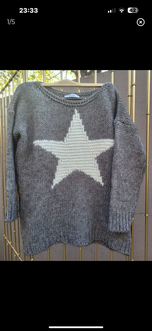 Sweater A ≠ · Talle M