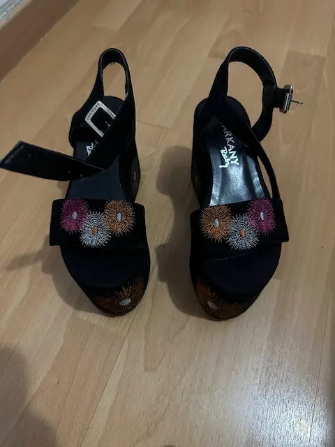 Sarkany · Talle AR 35