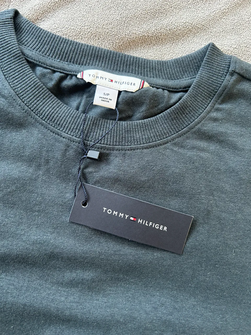 Remera Tommy Hilfiger · Talle S