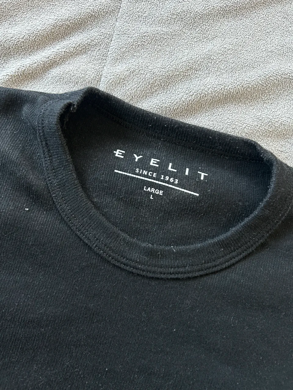 Remera Eyelit - imagen 1