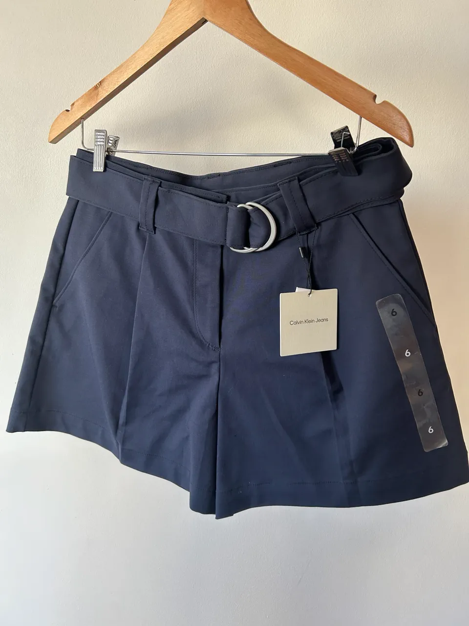 Short Calvin Klein · Talle 5