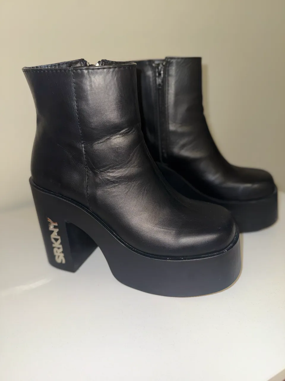Sarkany · Talle AR 36