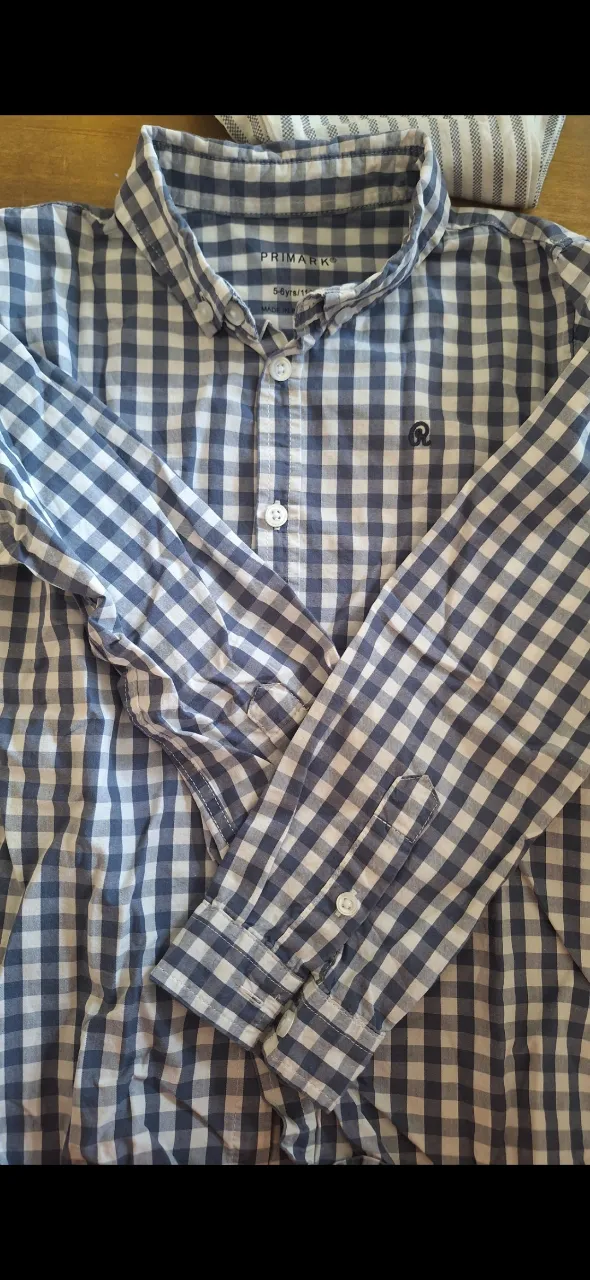 Camisa manga larga Primark · Talle 5 años / 110 cm