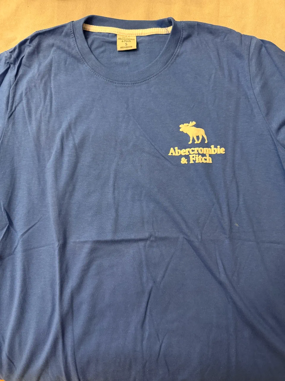 Remera Abercrombie & Fitch · Talle S