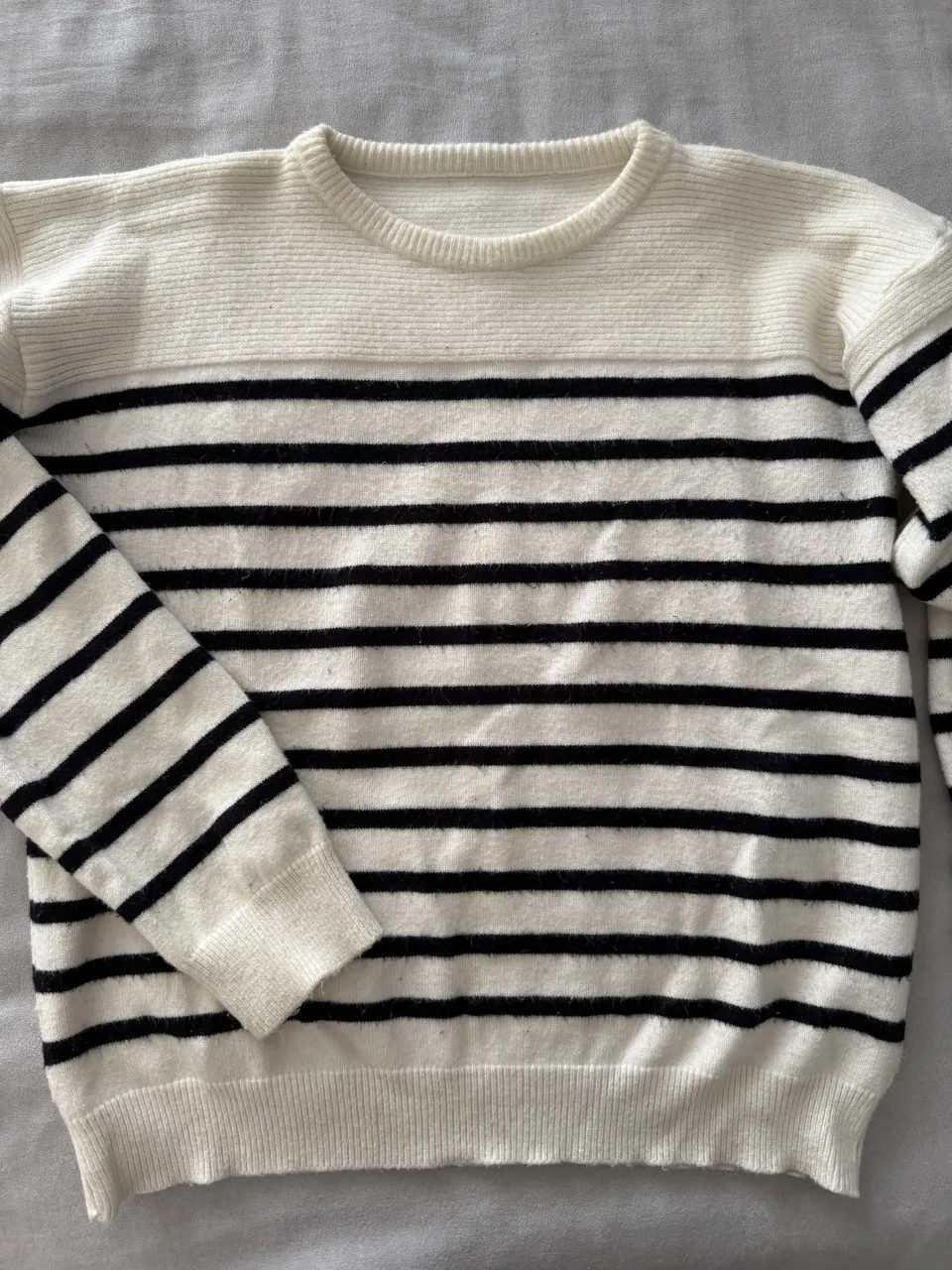 Sweater Avellaneda flores - imagen 1