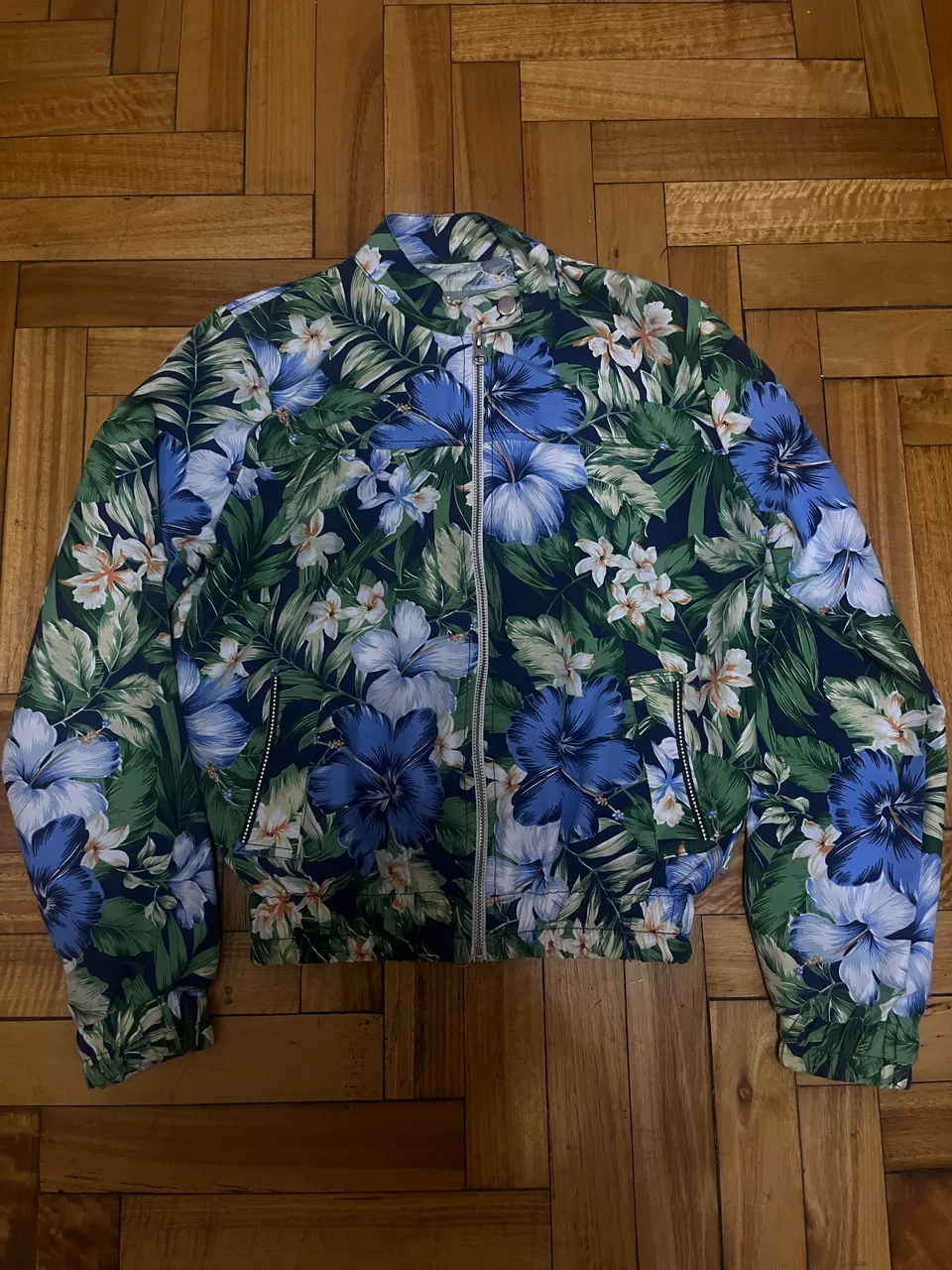 Campera Ninguna - imagen 1