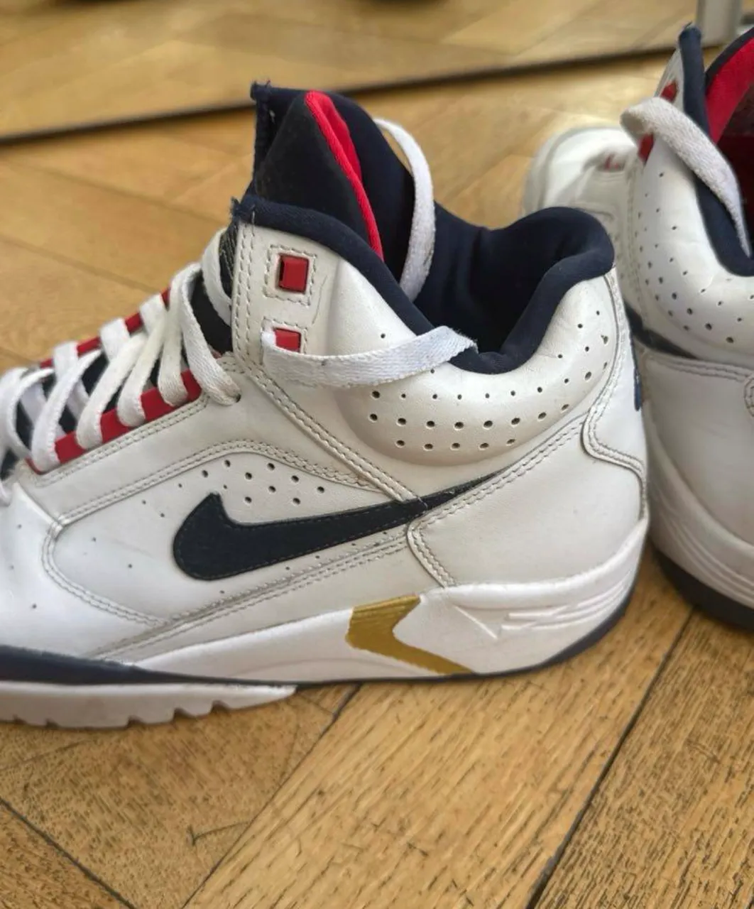 Nike · Talle AR 42