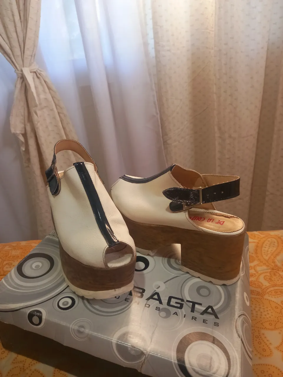 Sandalias De la cruz · Talle AR 36