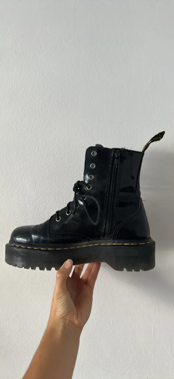 Borcegos Dr. Martens · Talle AR 39
