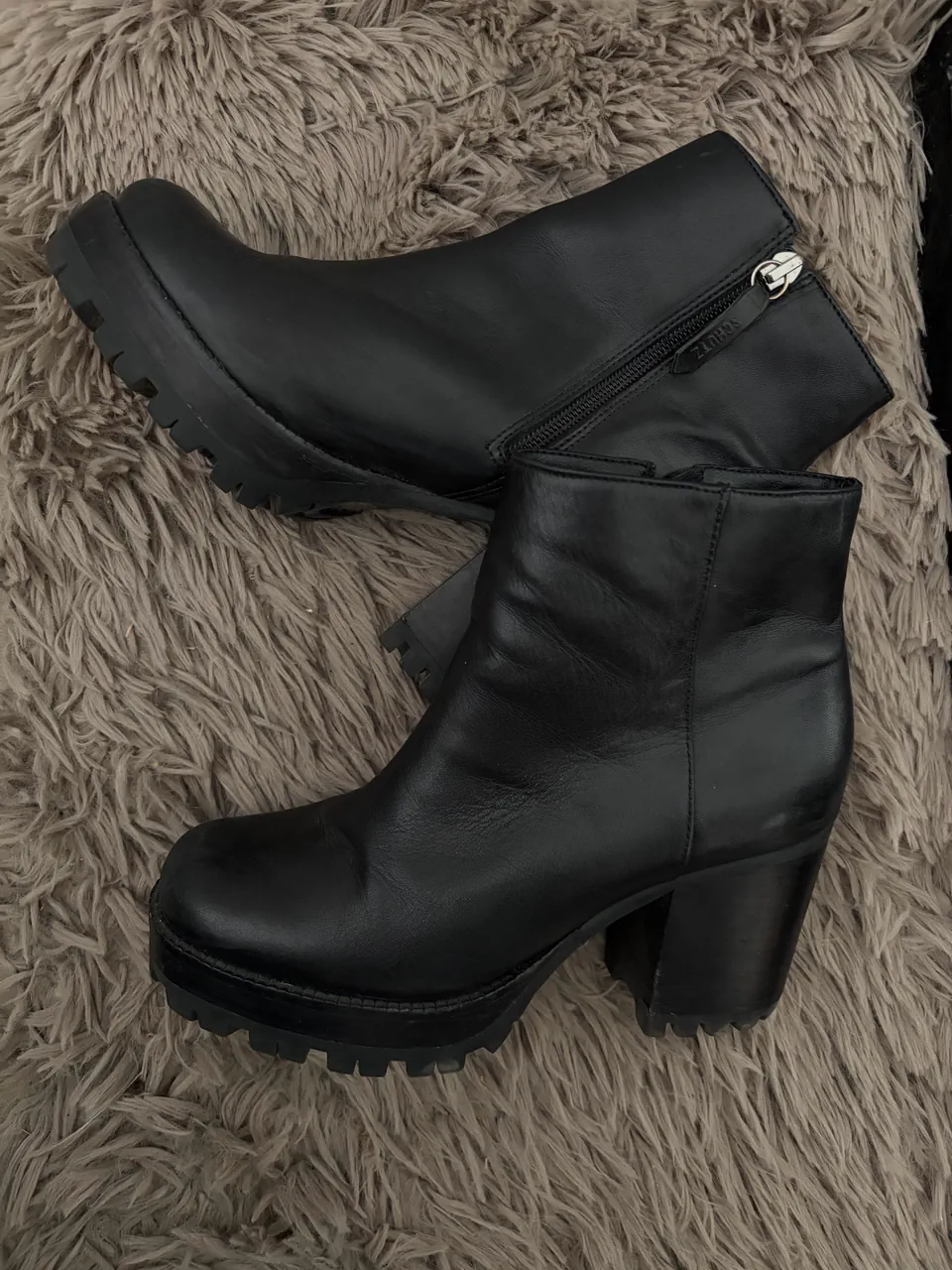 Botas Schutz · Talle AR 35