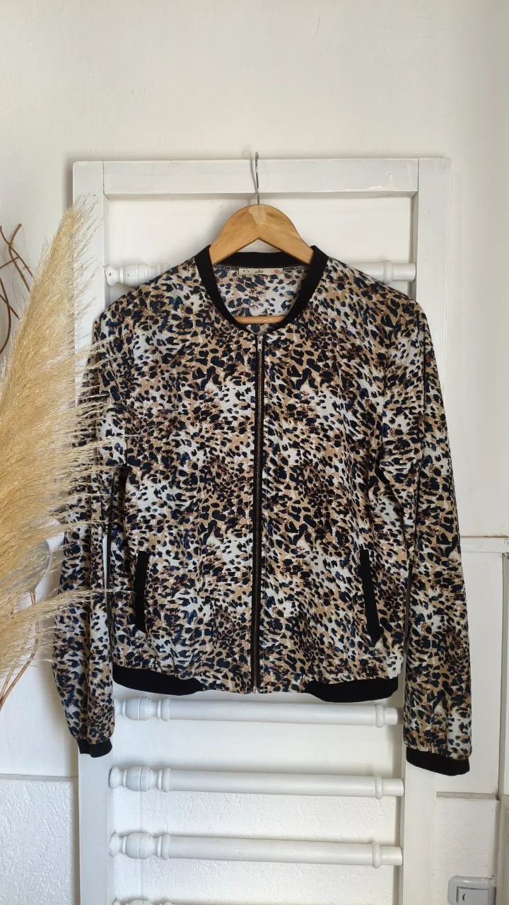 Campera NRE - imagen 1