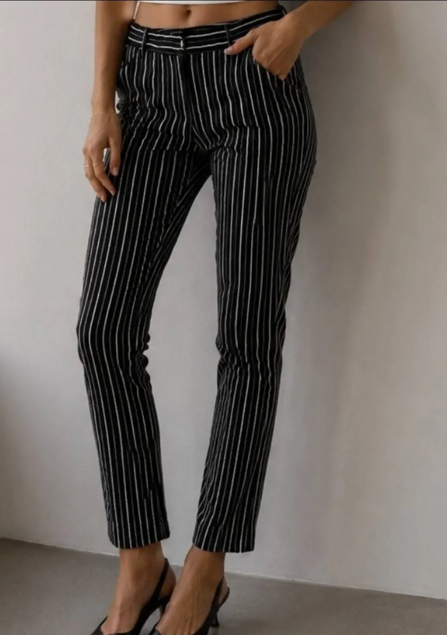Pantalón Stradivarius - imagen 1