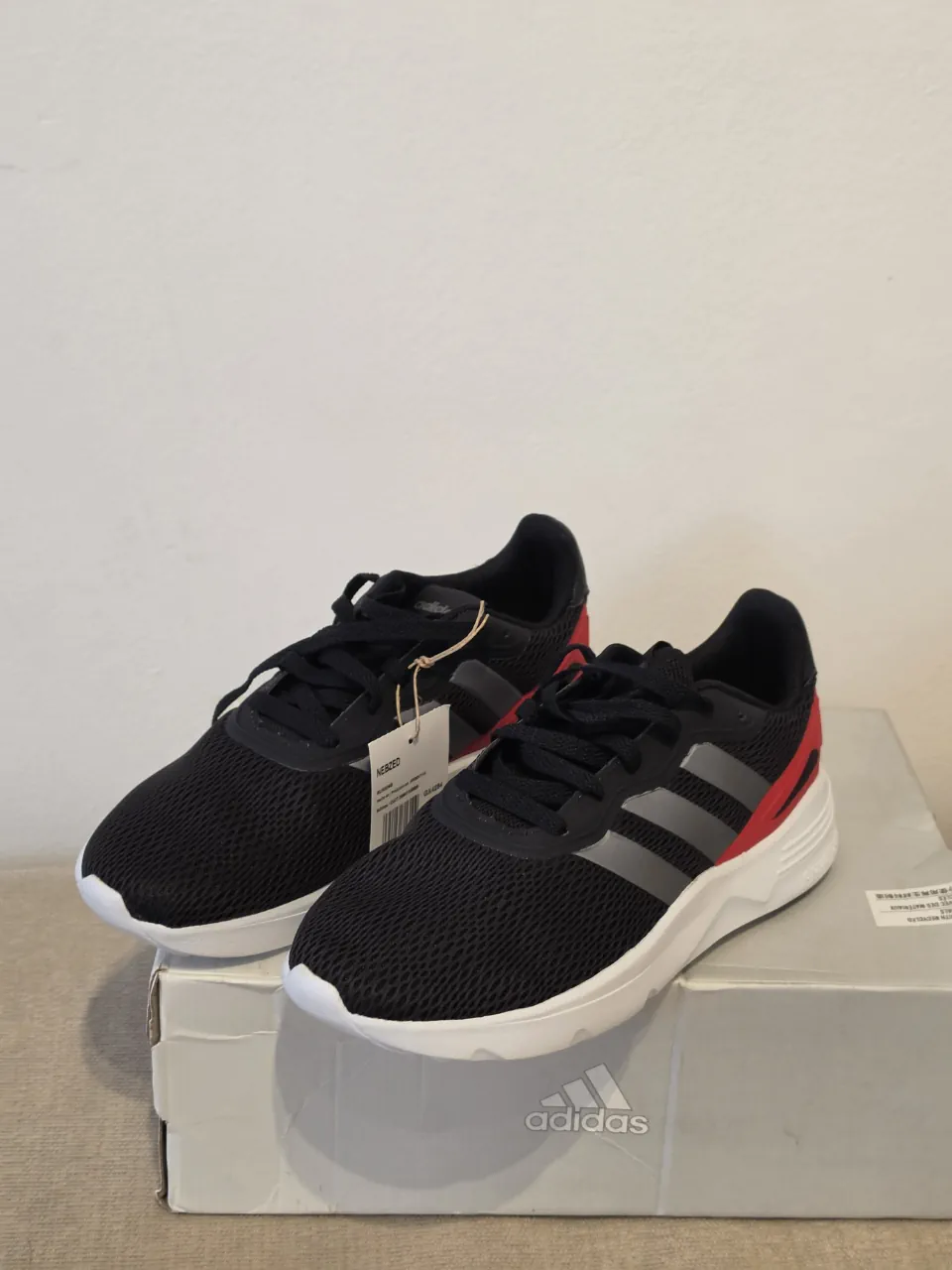 adidas · Talle AR 41