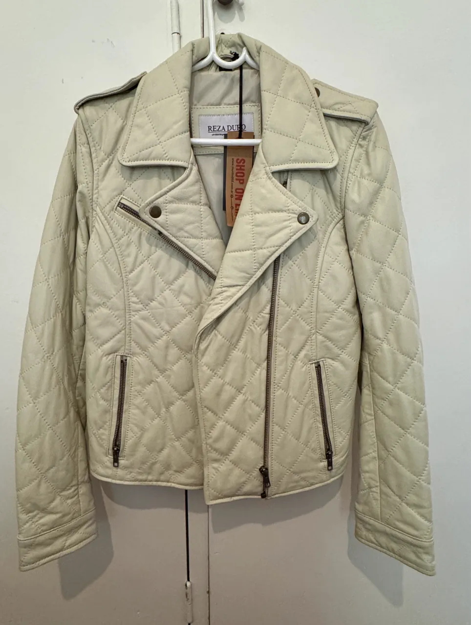 Campera Reza duro · Talle M