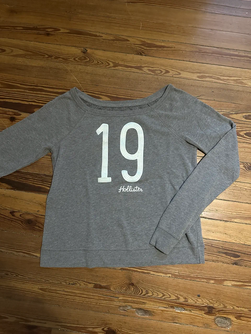 Remera Hollister · Talle M