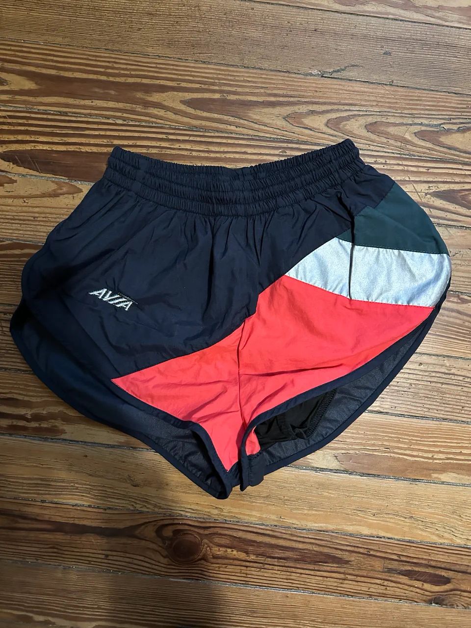 Short Avia - imagen 1