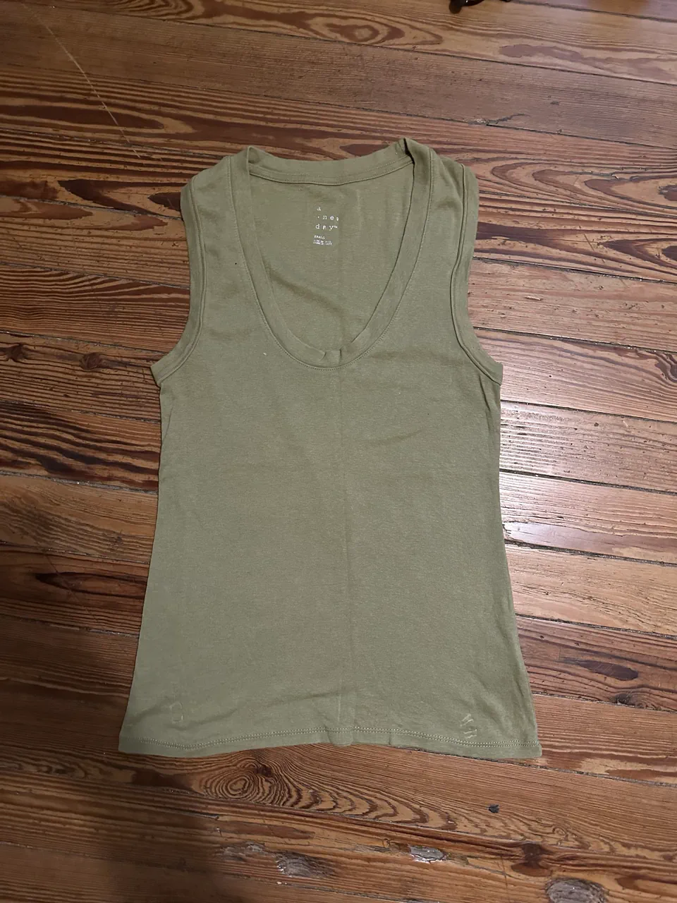 Musculosa a new day - imagen 1