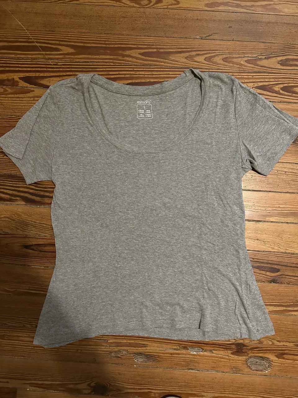 Remera Esmara · Talle L