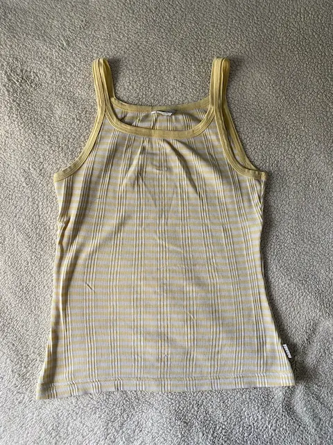 GUESS · Talle M