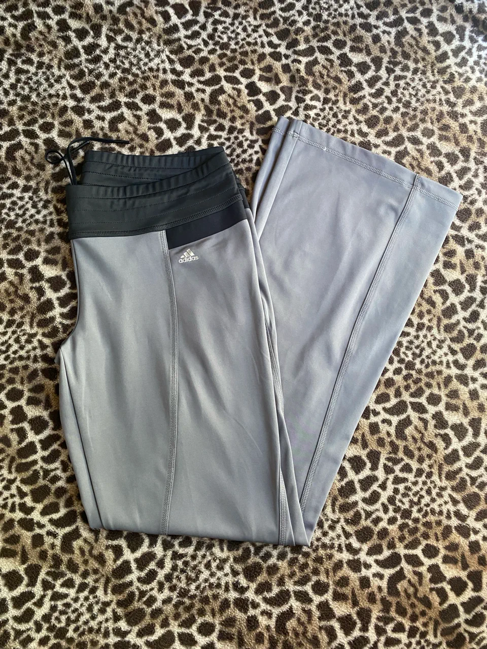 Pantalón adidas - imagen 1