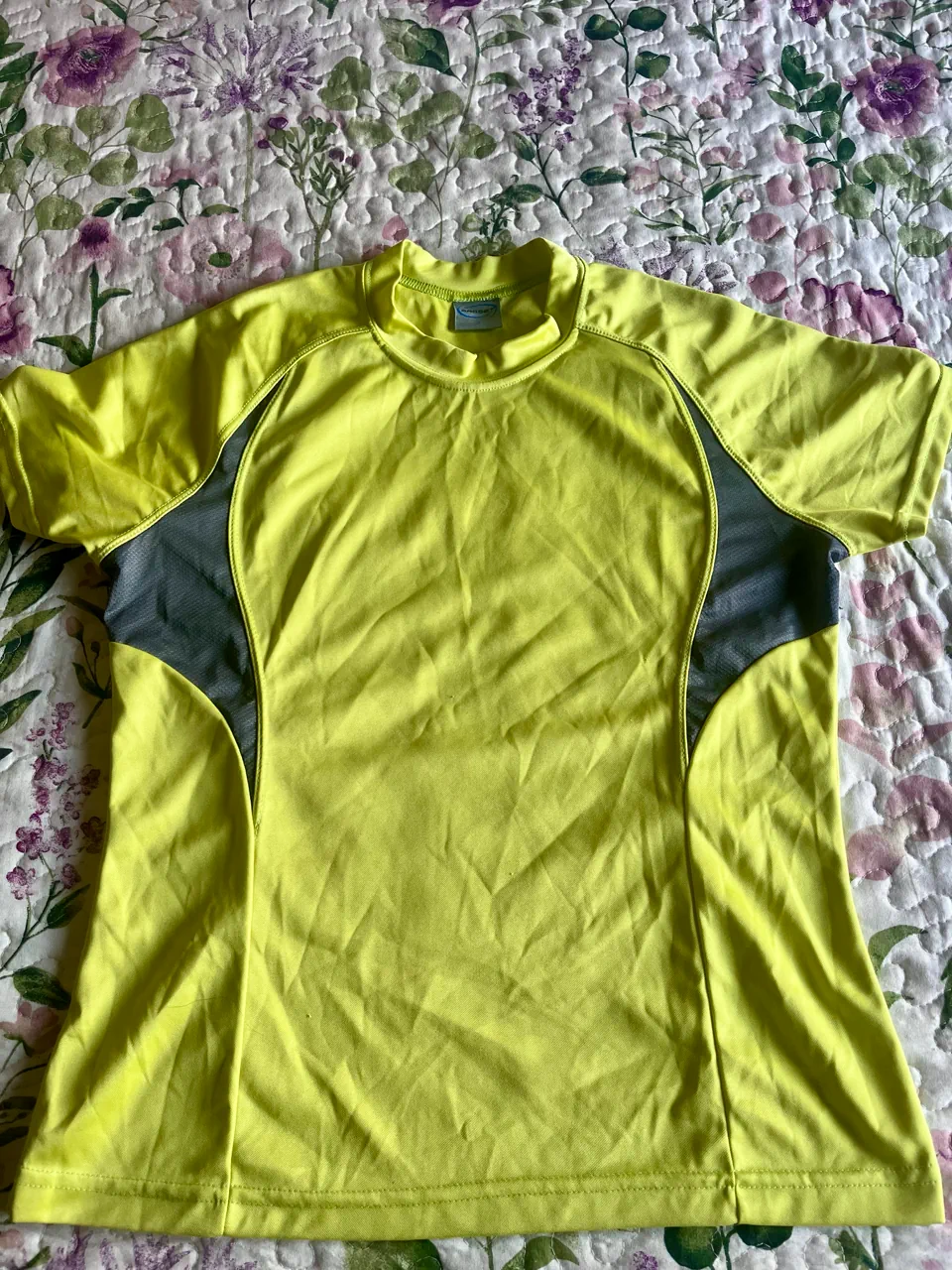 Remera Basset · Talle 3