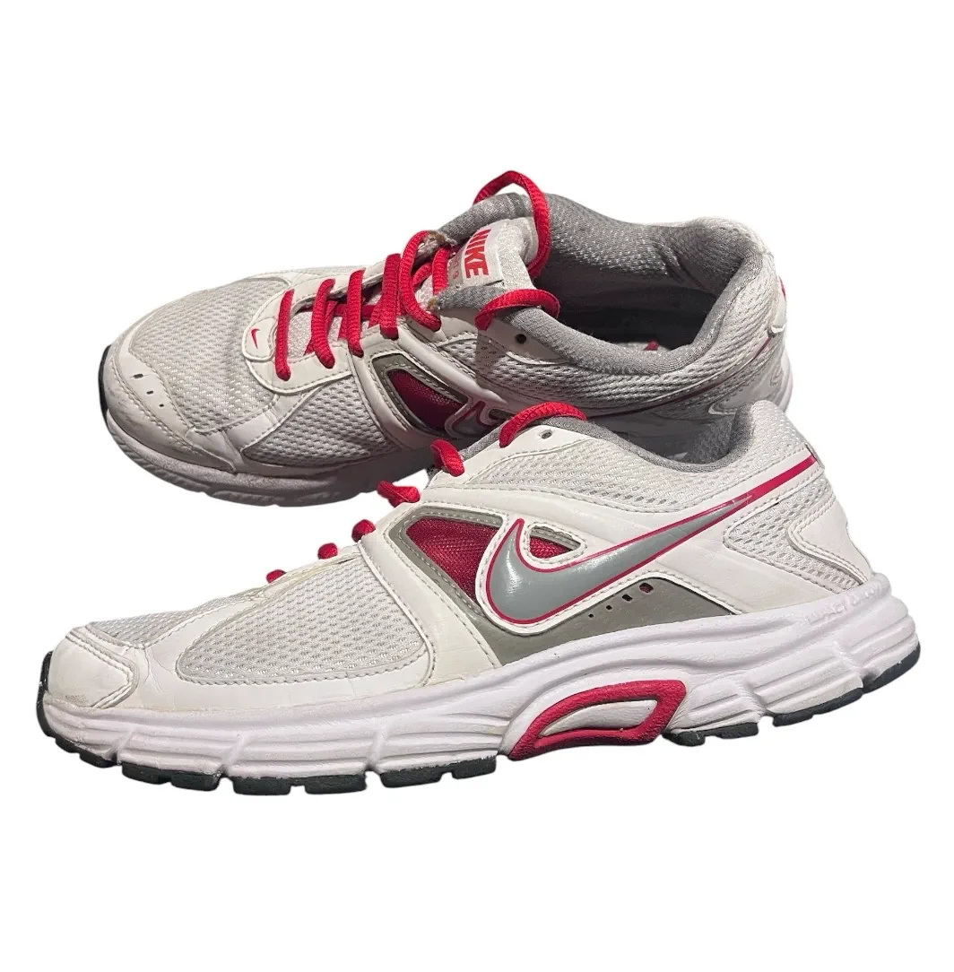 Nike · Talle US 7