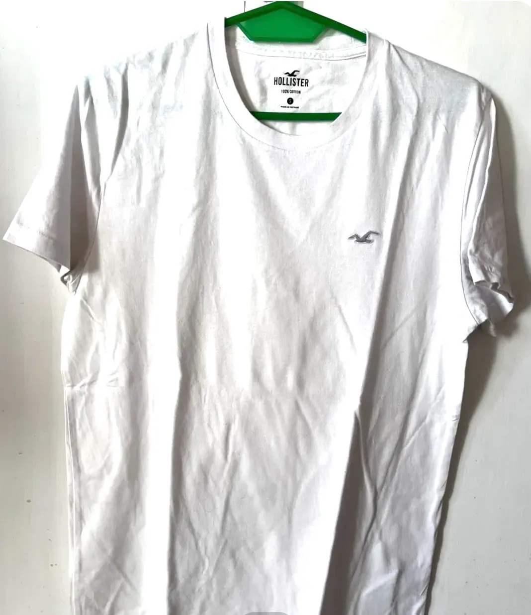 Remera Hollister · Talle M