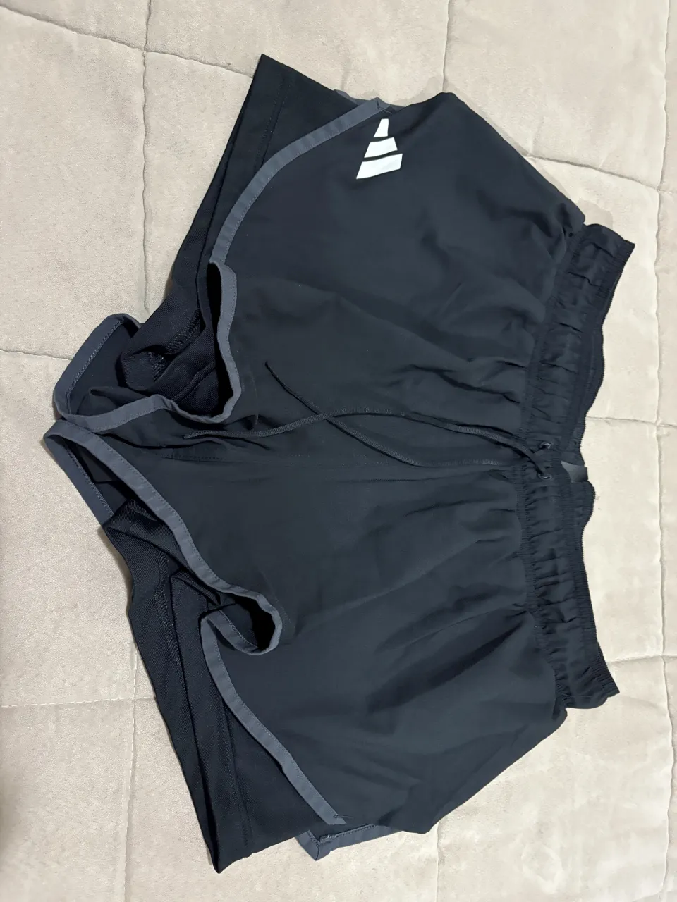 adidas · Talle L